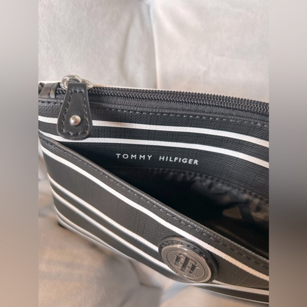 Tommy Hilfiger Black & White Striped PU Leather Double Zip Wristlet NWOT
